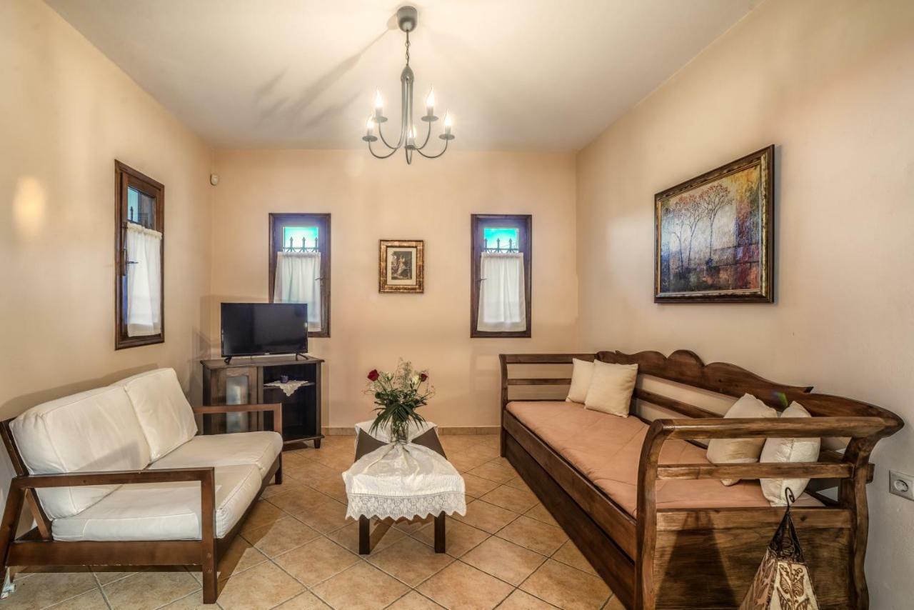 Anna Apartments Lithakia  エクステリア 写真