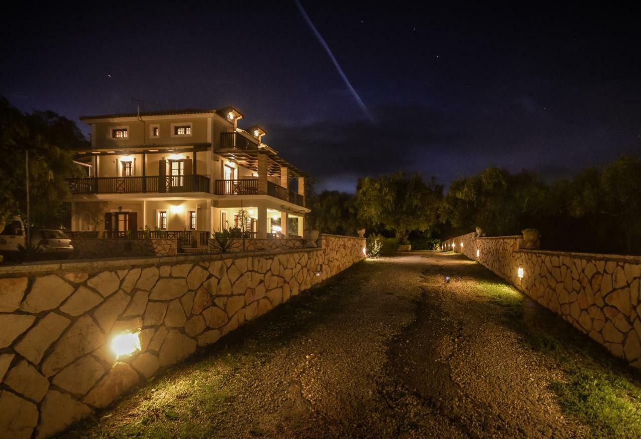Anna Apartments Lithakia  エクステリア 写真