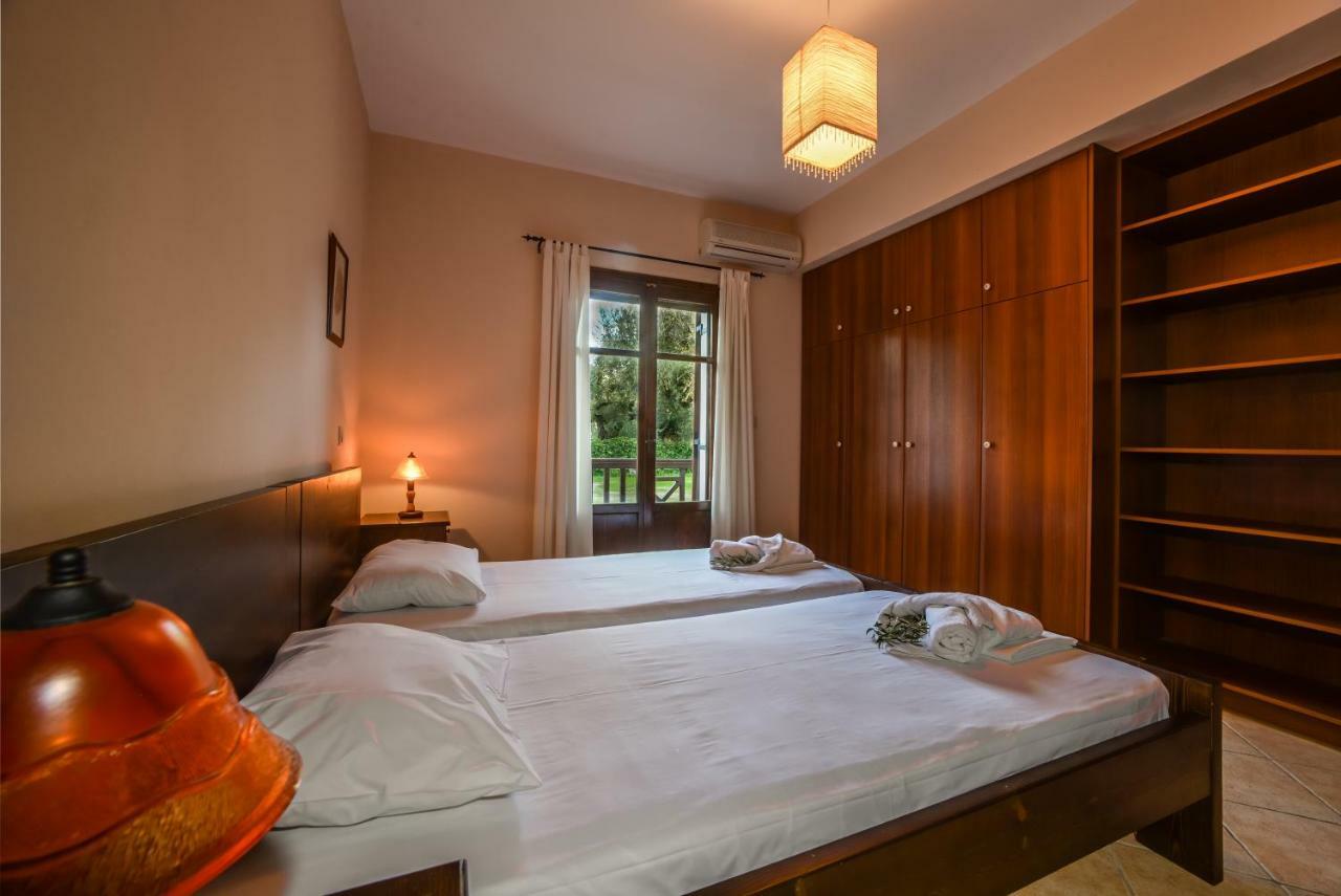 Anna Apartments Lithakia  エクステリア 写真